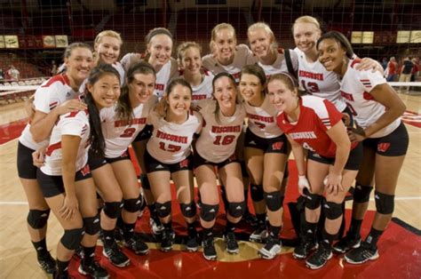 topless volleyball team|Topless Photos Of A Wisconsin Womens Volleyball Team。